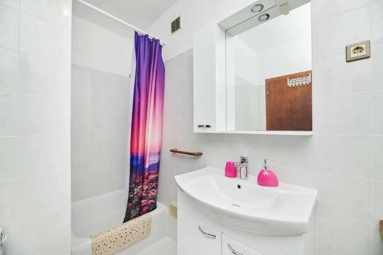 Guest house Apartments Mare & Sole Zambratija