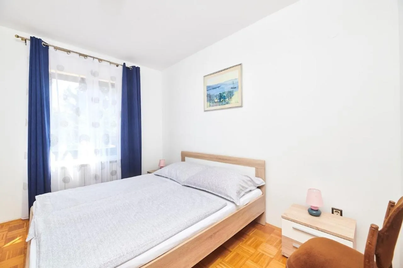 Guest house Apartments Mare & Sole Zambratija