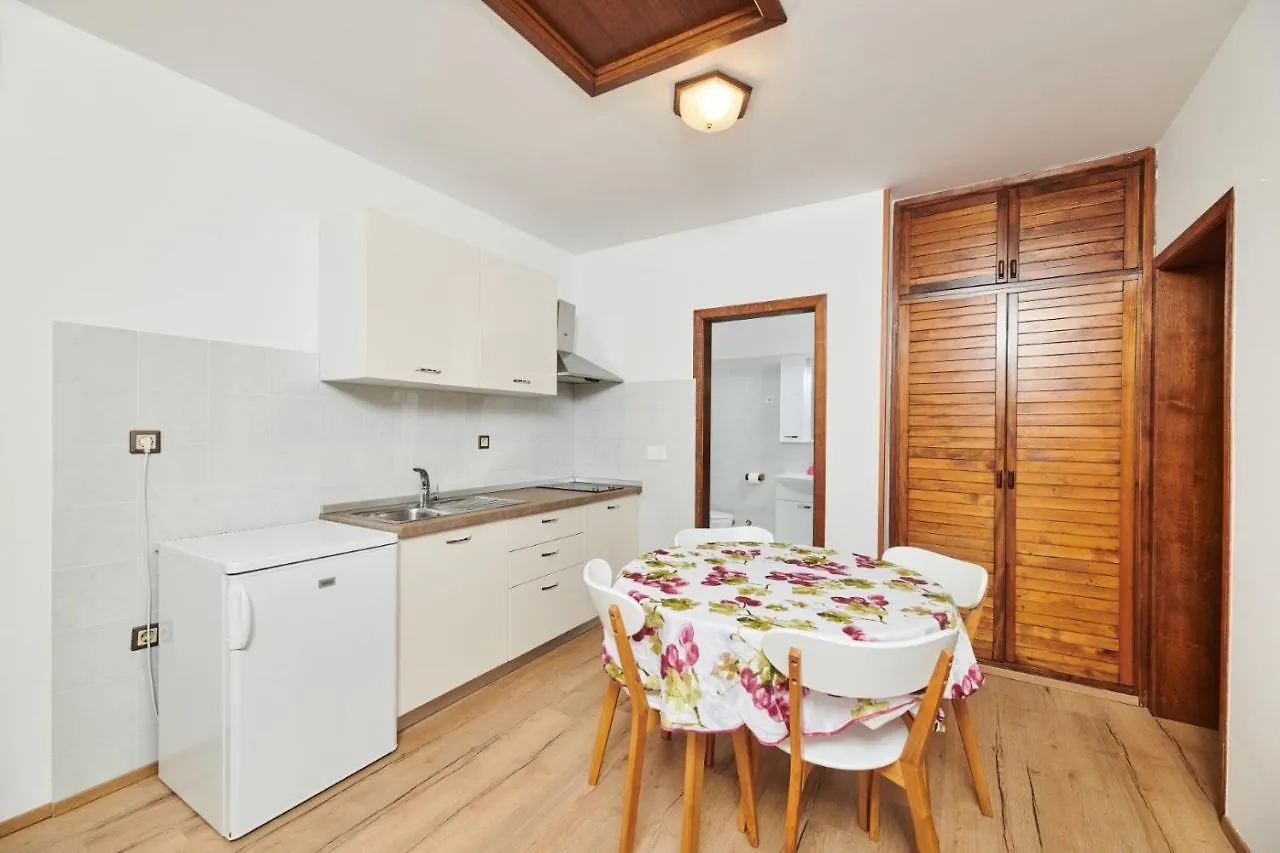 זמברטיה Apartments Mare & Sole בית הארחה